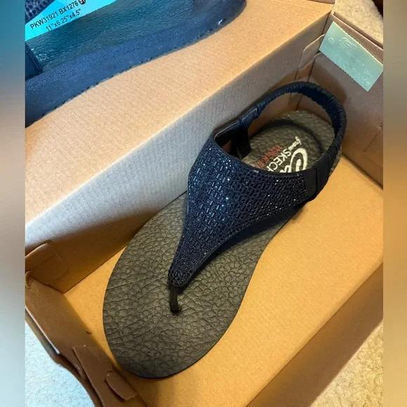 Skechers Vegan Black Sandals - Picture 6 of 9